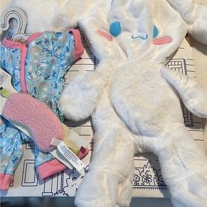 Cinnamon roll build a bear